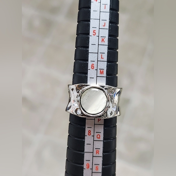 Mother Of Pearl 925 Sterling Silver Shell Ring. - Picture 8 of 8